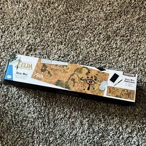 Paladone Desk Mat ( The Legend of Zelda Breath of the Wild)